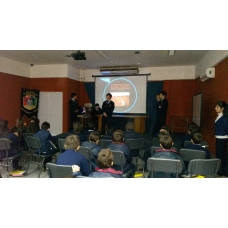 DEL PROBLEMA A LA SOLUCIÓN, charla a cargo de alumnos de 5to. año "A"